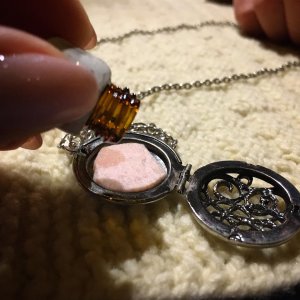 pomanders-illatos-aroma-medal-2.jpg