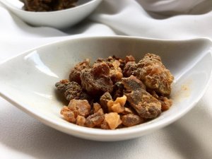 husvet-illatai-mirha-pomanders.jpg